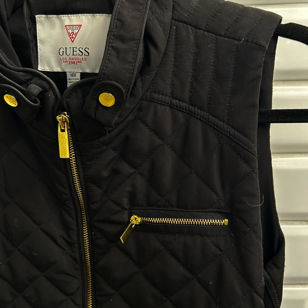Guess Women’s Medium Quilted Zip Up Vest - Picture 4 of 4